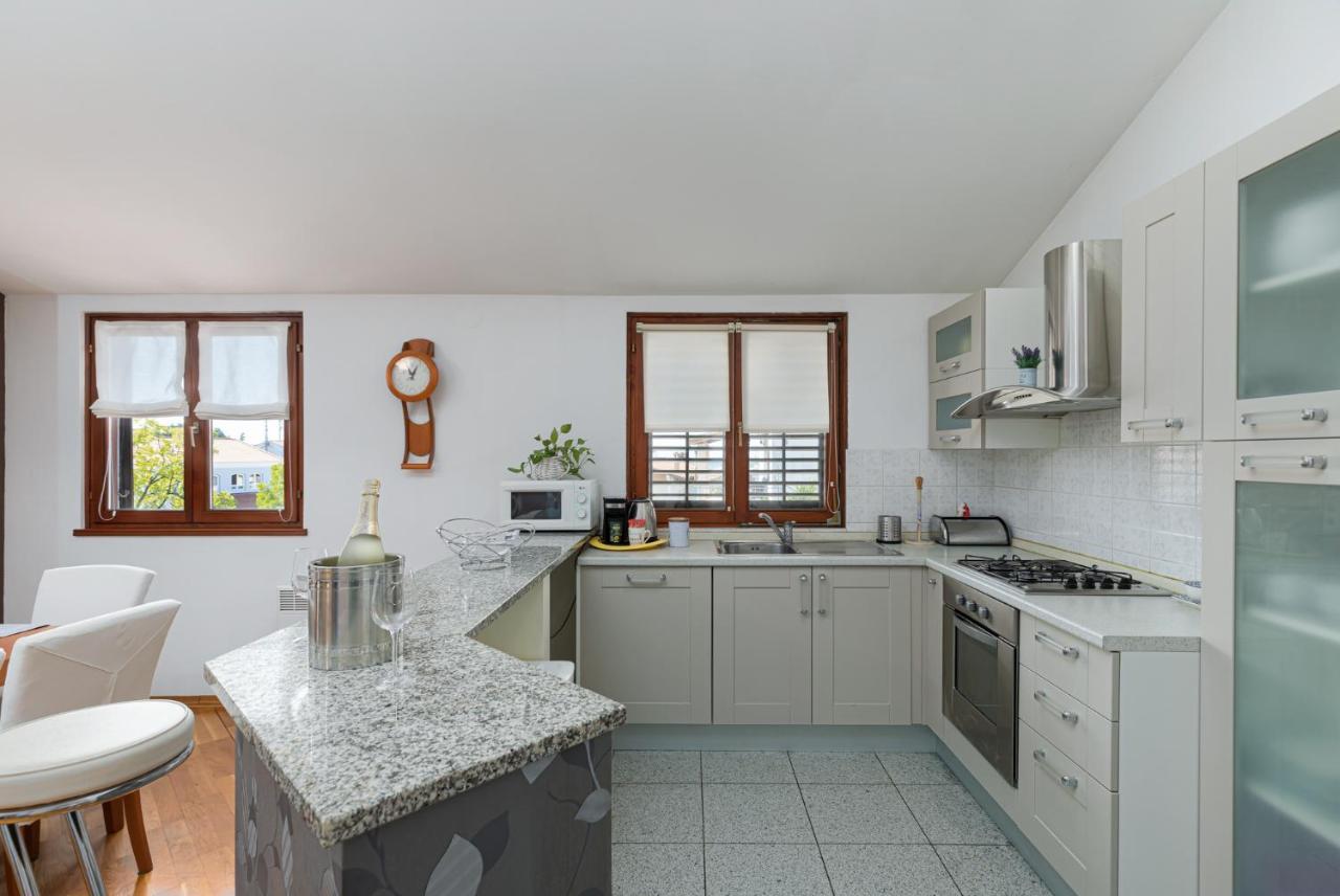 Biba Lux Apartment Porec Exterior photo
